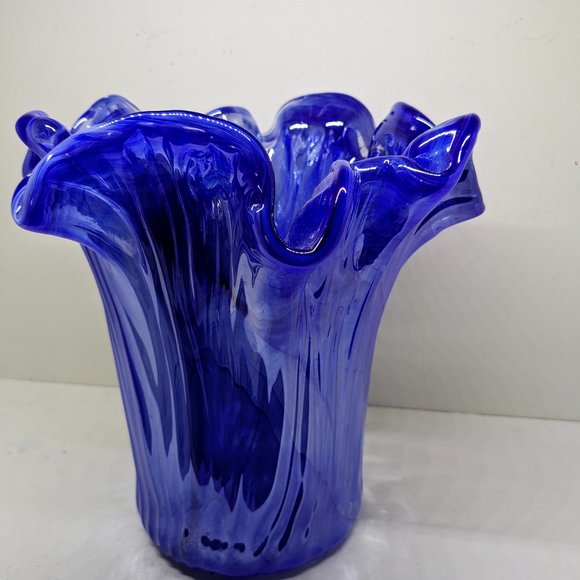Murano Lavorazione  Arte  Swirl Blue 9 1/2" Heavy Art Glass vase. - Picture 2 of 9